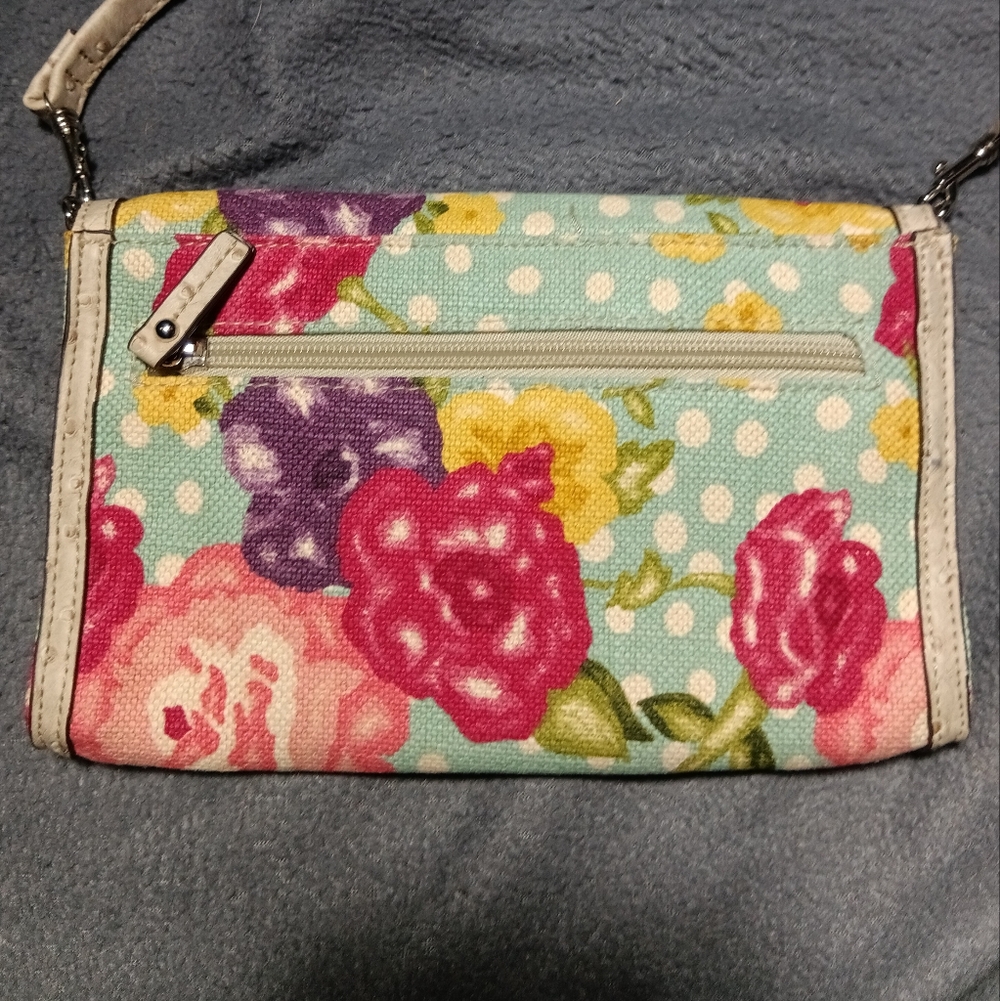 Relic Small Floral Envelope Clutch - Picture 4 of 8